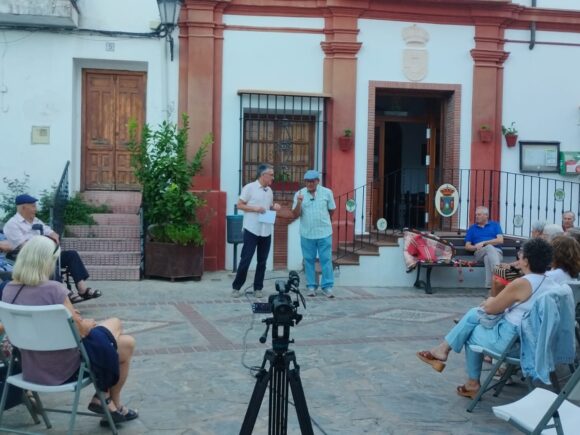 Realizada con éxito la charla “Isidro y Molinera, una jubilación a seis patas”